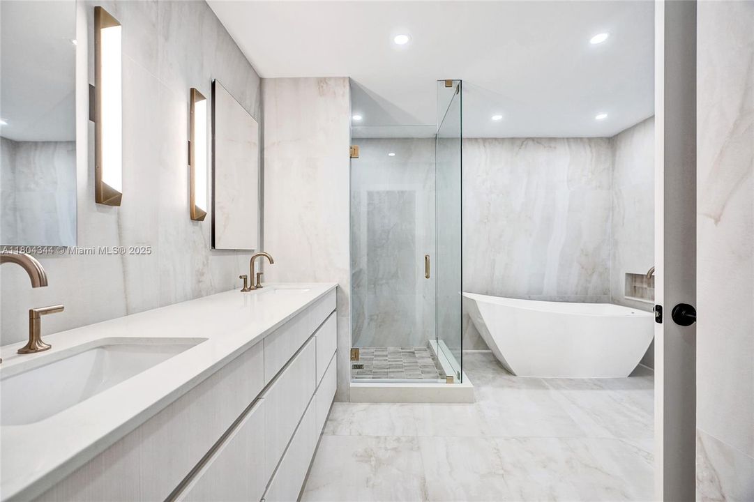 Recently Sold: $1,799,000 (3 beds, 3 baths, 2718 Square Feet)