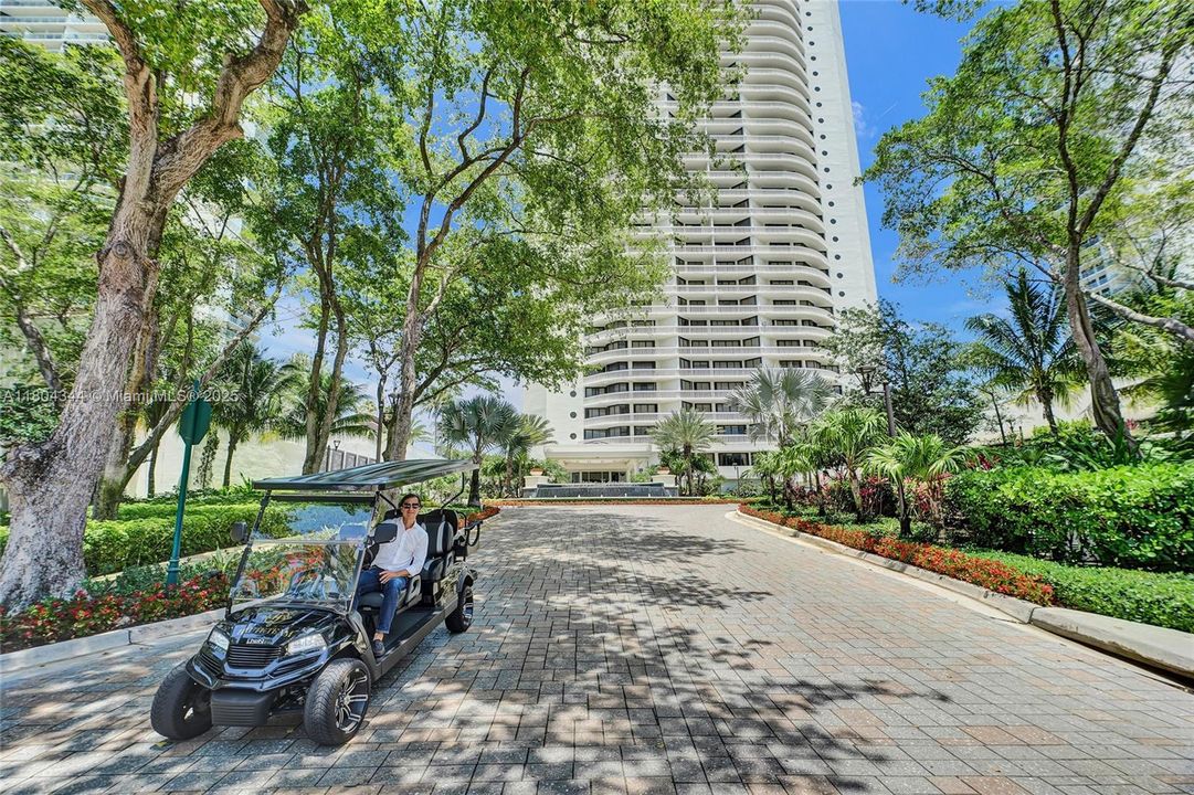 Recently Sold: $1,799,000 (3 beds, 3 baths, 2718 Square Feet)