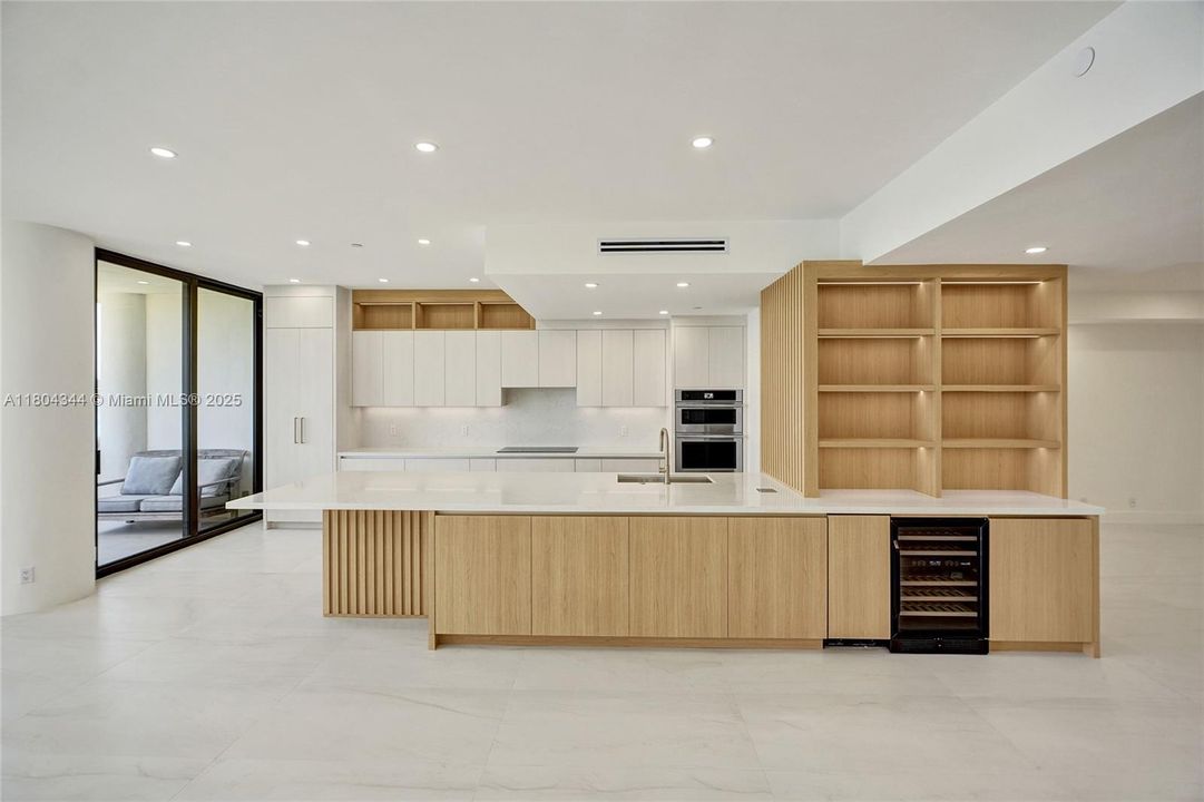 Recently Sold: $1,799,000 (3 beds, 3 baths, 2718 Square Feet)