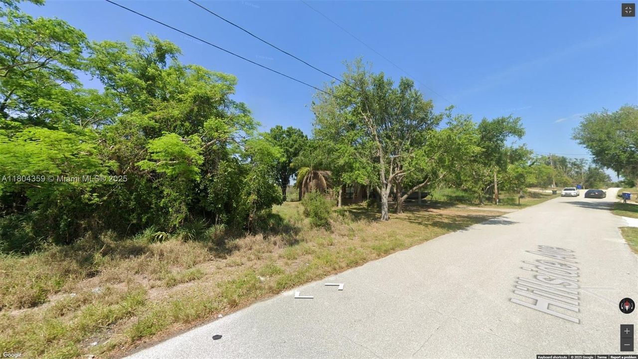 待售: $39,000 (0.22 acres)