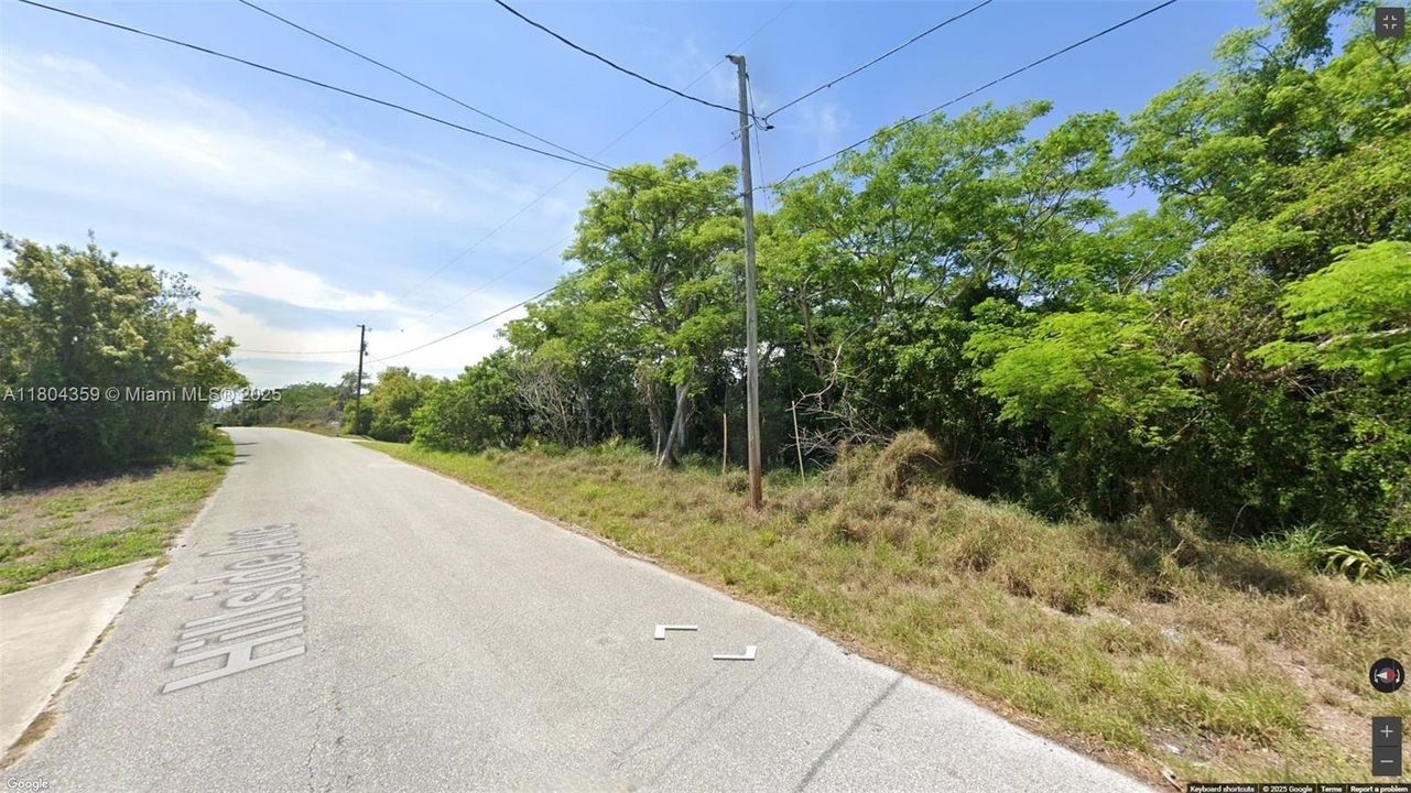 待售: $39,000 (0.22 acres)