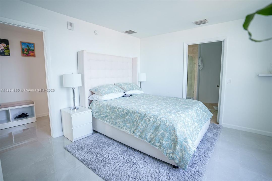 En Venta: $700,000 (2 camas, 2 baños, 1162 Pies cuadrados)