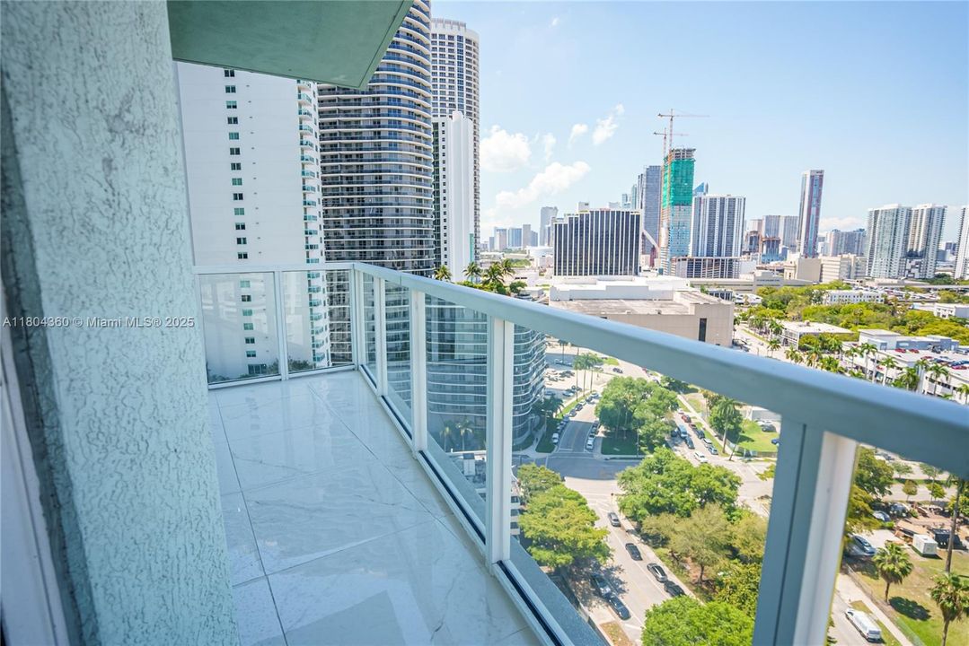 En Venta: $700,000 (2 camas, 2 baños, 1162 Pies cuadrados)