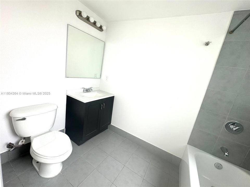 На продажу: $715,000 (2 спален, 2 ванн, 1340 Квадратных фут)