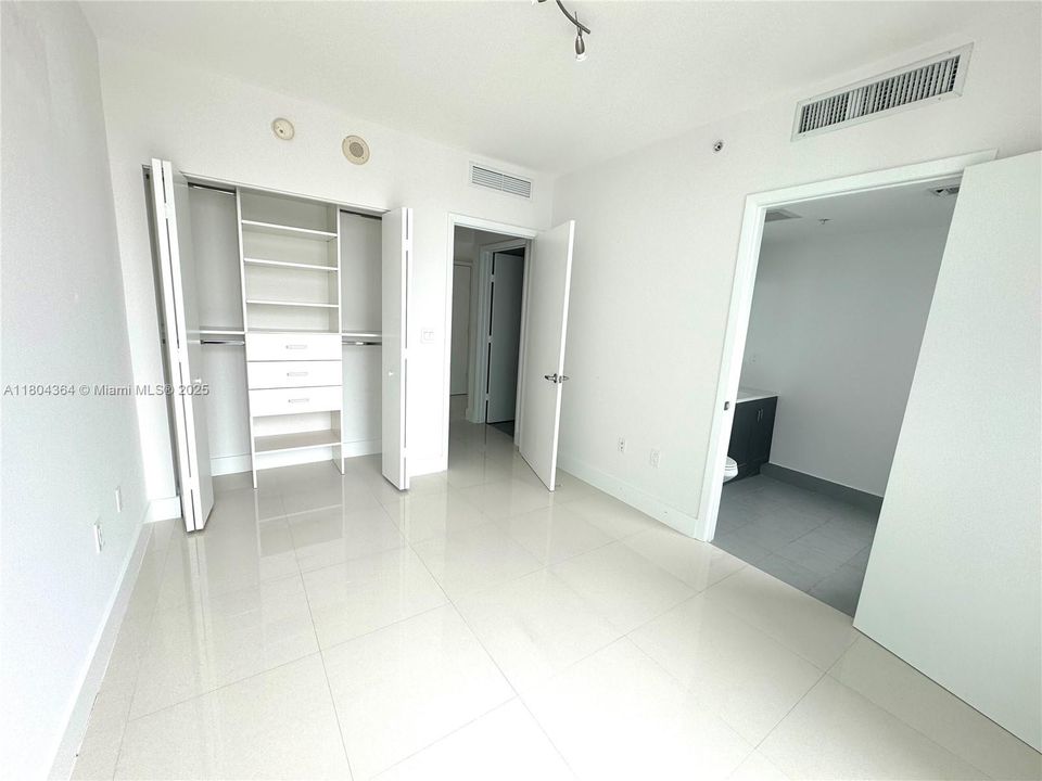 На продажу: $715,000 (2 спален, 2 ванн, 1340 Квадратных фут)