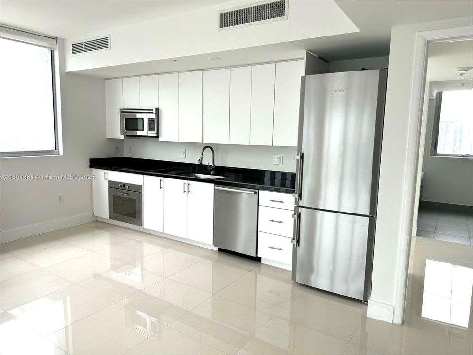 На продажу: $715,000 (2 спален, 2 ванн, 1340 Квадратных фут)