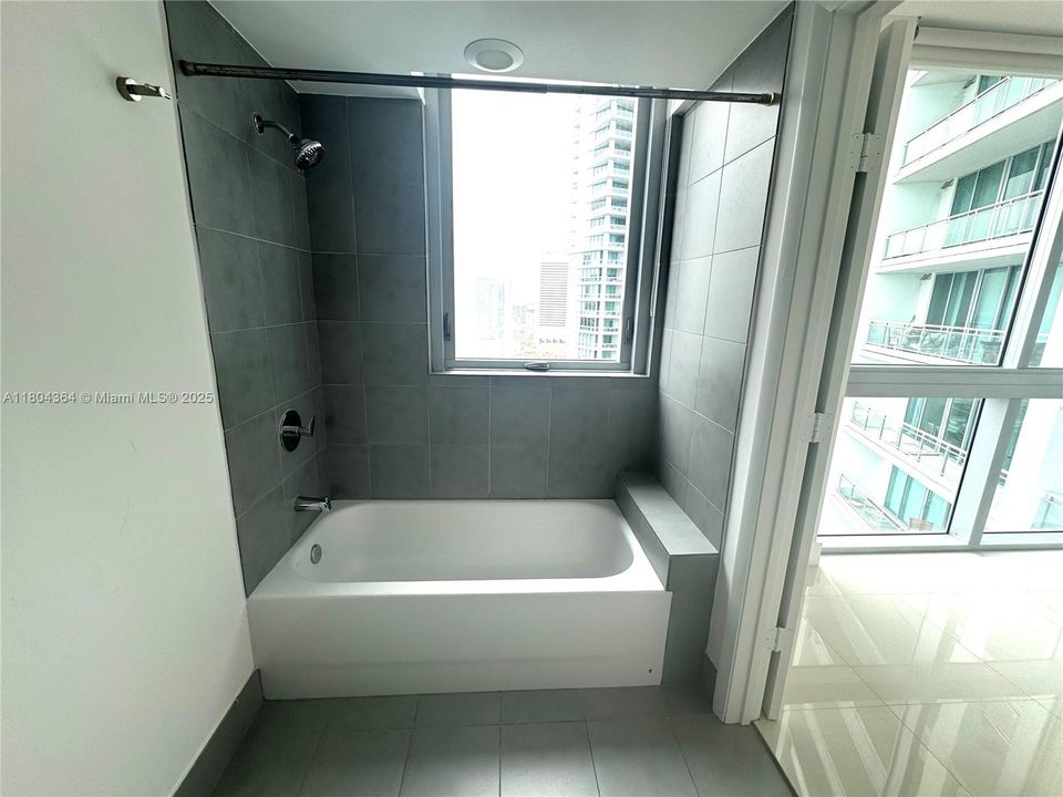 На продажу: $715,000 (2 спален, 2 ванн, 1340 Квадратных фут)