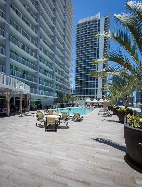 Vendido Recientemente: $788,500 (3 camas, 2 baños, 1551 Pies cuadrados)