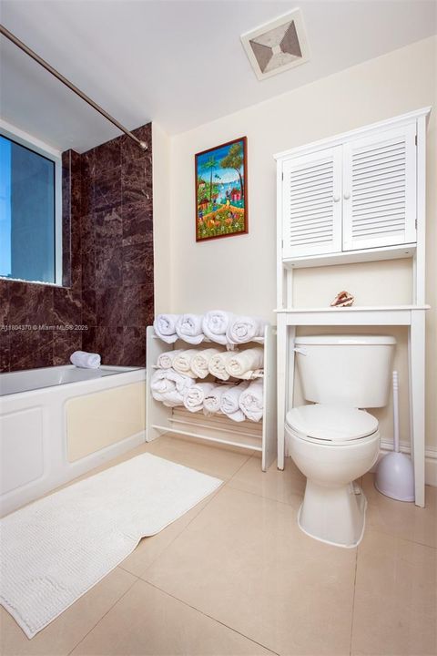 Vendido Recientemente: $788,500 (3 camas, 2 baños, 1551 Pies cuadrados)