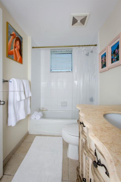 Vendido Recientemente: $788,500 (3 camas, 2 baños, 1551 Pies cuadrados)