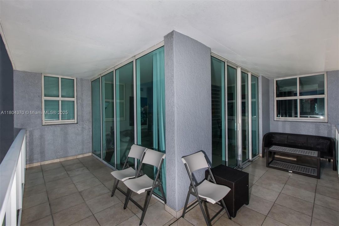 Vendido Recientemente: $788,500 (3 camas, 2 baños, 1551 Pies cuadrados)