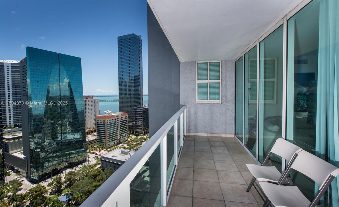 Vendido Recientemente: $788,500 (3 camas, 2 baños, 1551 Pies cuadrados)