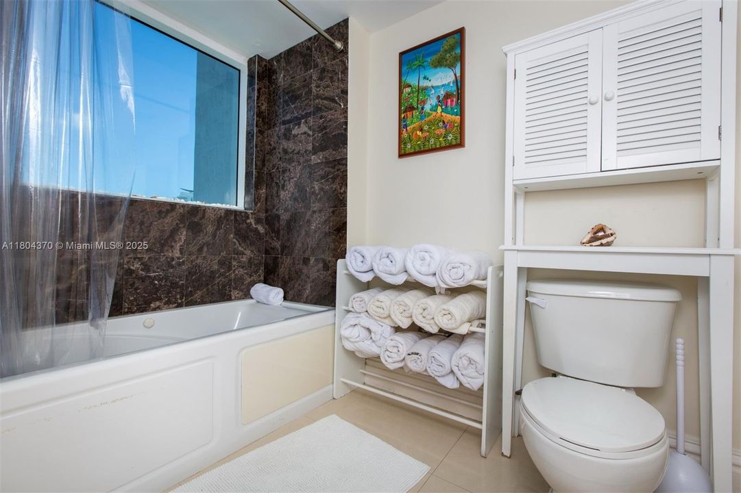 Vendido Recientemente: $788,500 (3 camas, 2 baños, 1551 Pies cuadrados)