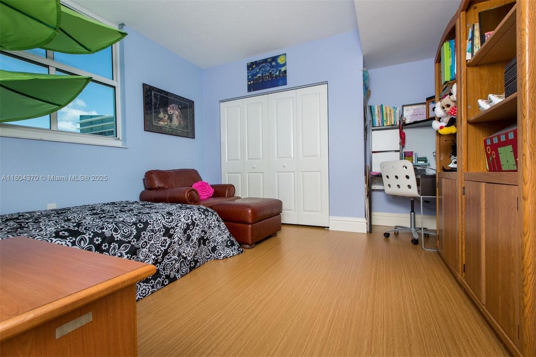 Vendido Recientemente: $788,500 (3 camas, 2 baños, 1551 Pies cuadrados)