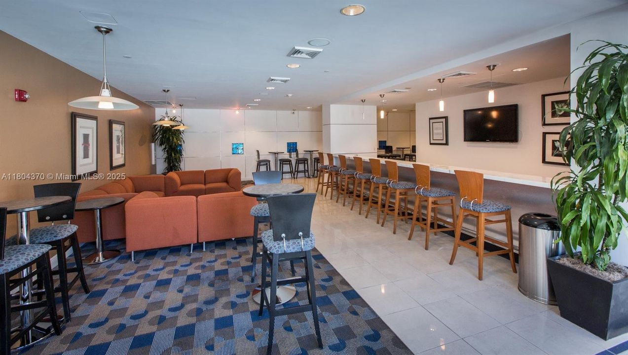 Vendido Recientemente: $788,500 (3 camas, 2 baños, 1551 Pies cuadrados)