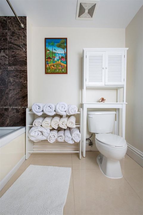 Vendido Recientemente: $788,500 (3 camas, 2 baños, 1551 Pies cuadrados)