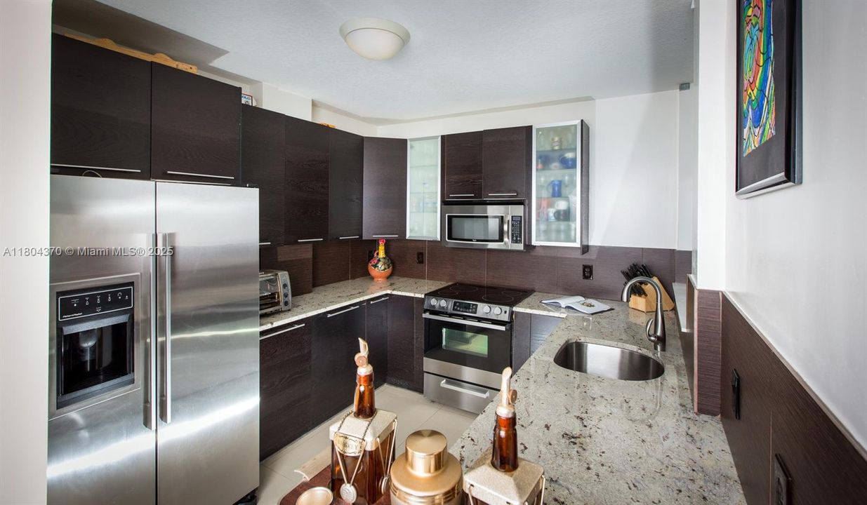 Vendido Recientemente: $788,500 (3 camas, 2 baños, 1551 Pies cuadrados)