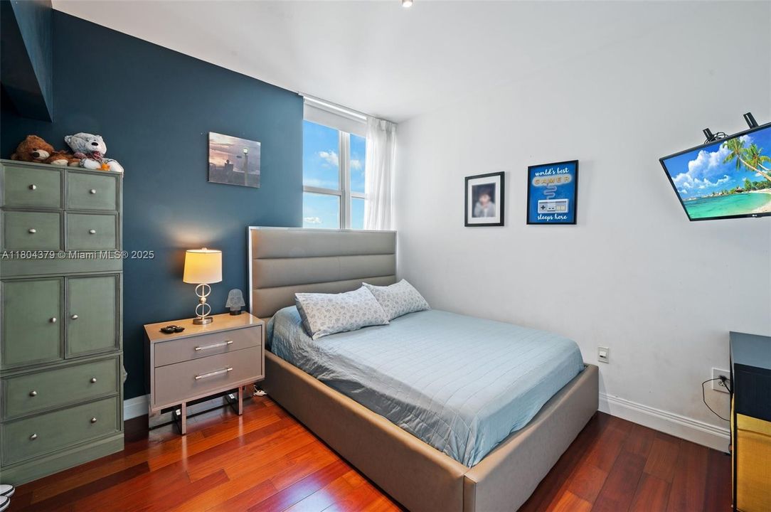 待售: $710,000 (2 贝兹, 2 浴室, 1824 平方英尺)