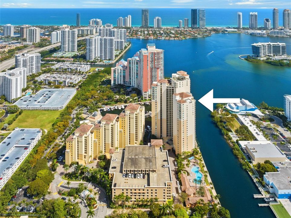 待售: $710,000 (2 贝兹, 2 浴室, 1824 平方英尺)