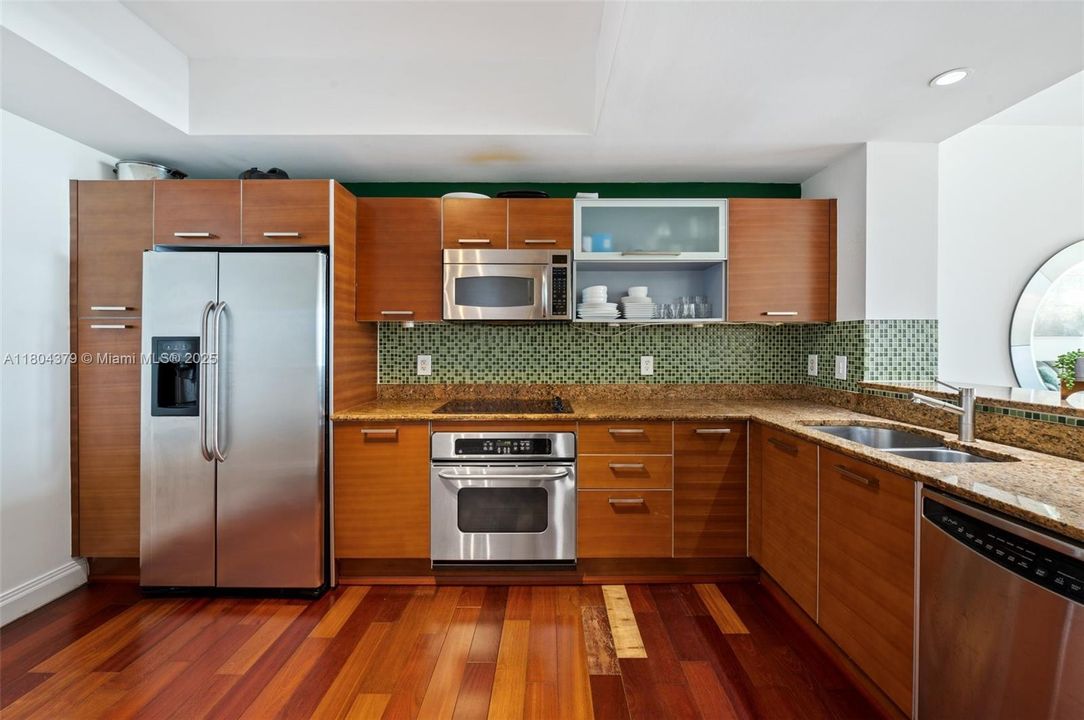 待售: $710,000 (2 贝兹, 2 浴室, 1824 平方英尺)