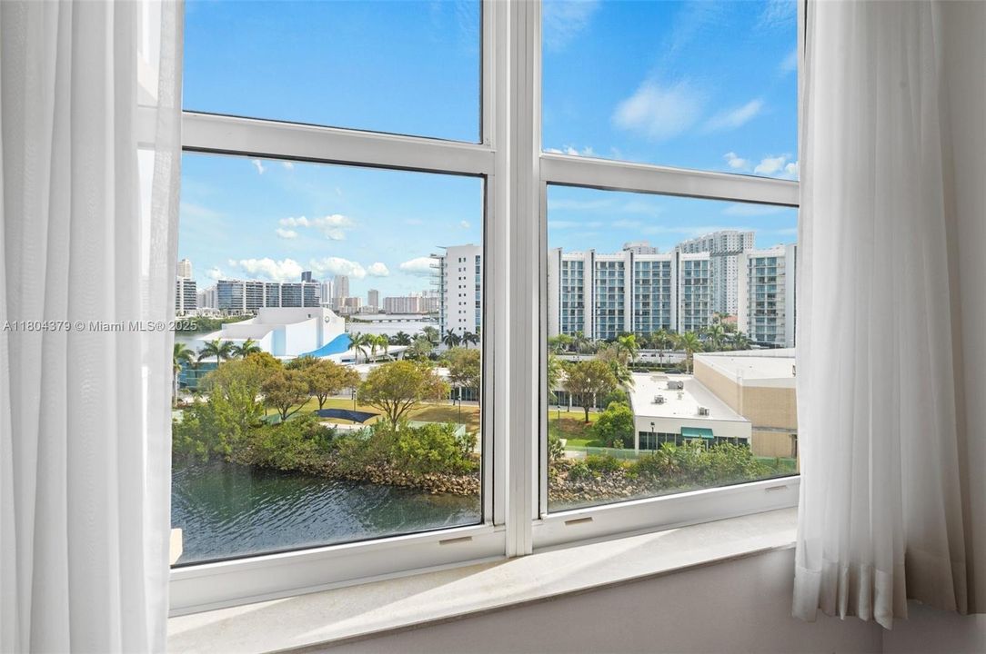 待售: $710,000 (2 贝兹, 2 浴室, 1824 平方英尺)