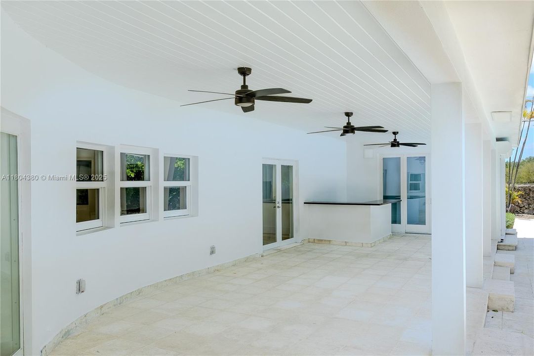 For Sale: $3,599,000 (6 beds, 5 baths, 4825 Square Feet)