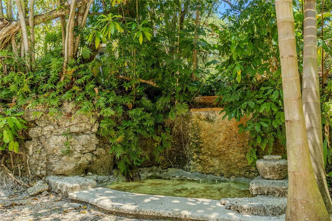 For Sale: $3,599,000 (6 beds, 5 baths, 4825 Square Feet)