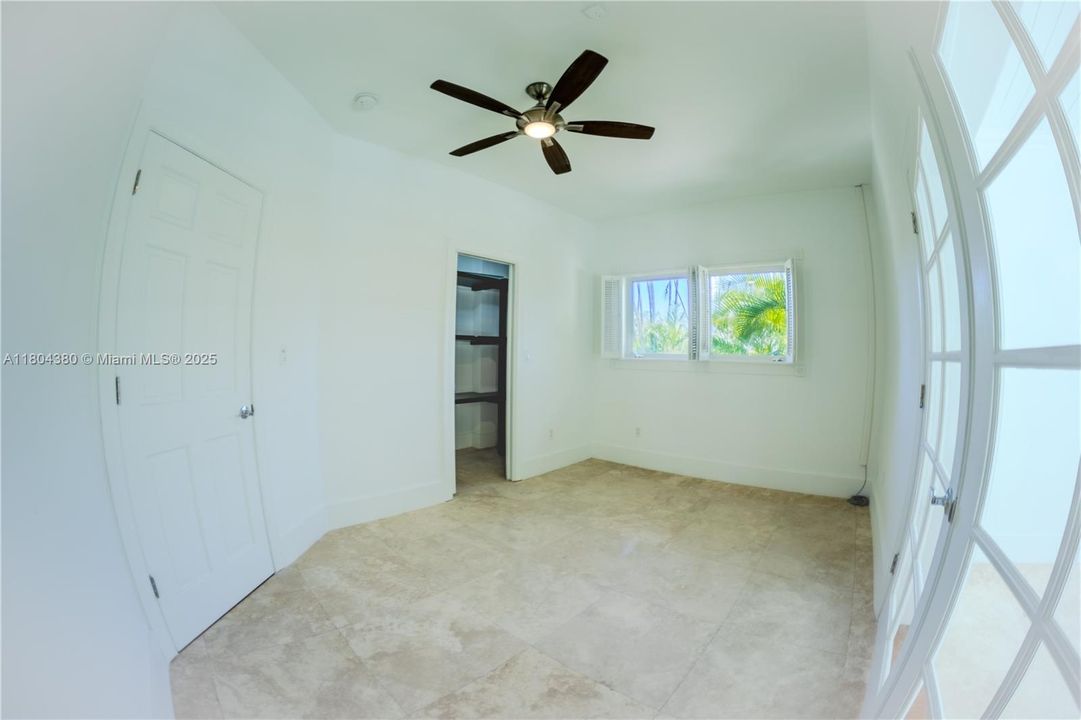 For Sale: $3,599,000 (6 beds, 5 baths, 4825 Square Feet)