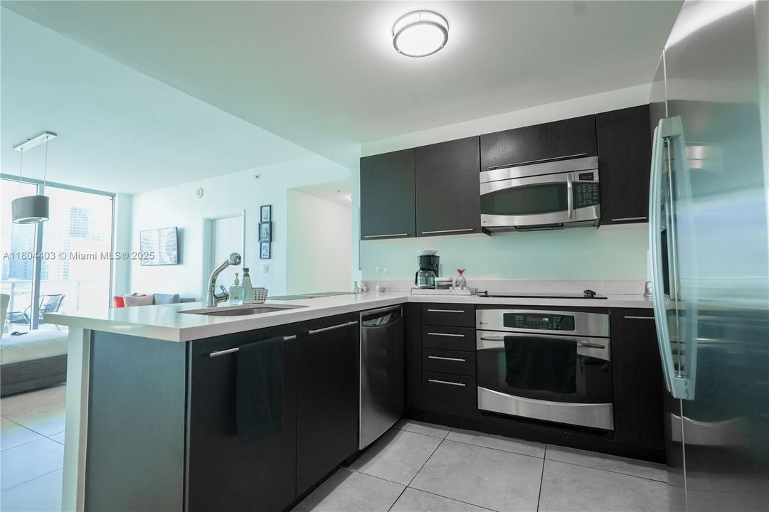 Vendido Recientemente: $550,000 (2 camas, 2 baños, 1093 Pies cuadrados)