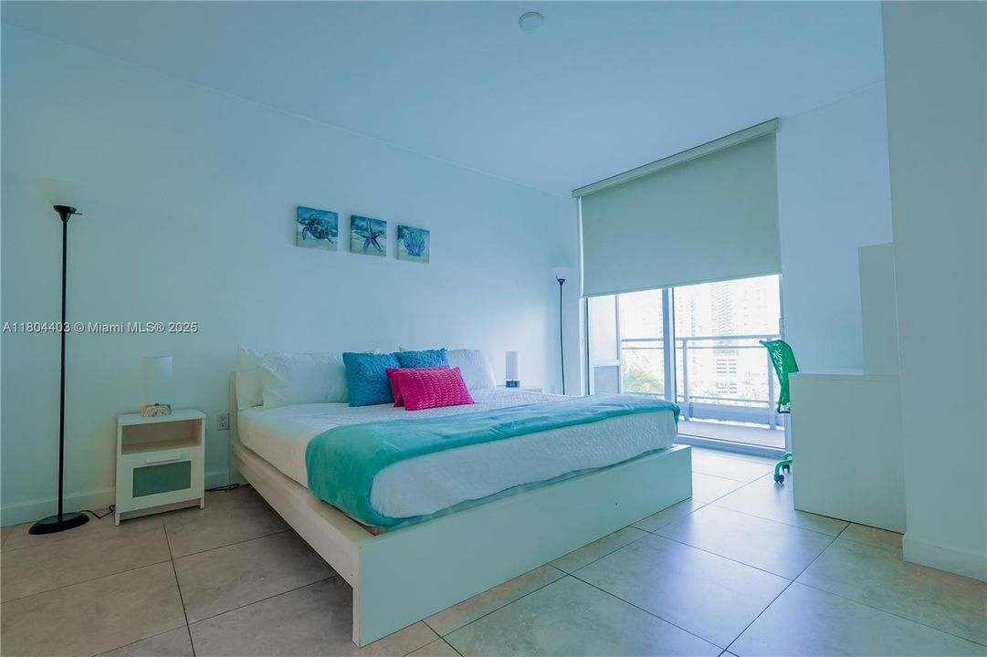 Vendido Recientemente: $550,000 (2 camas, 2 baños, 1093 Pies cuadrados)