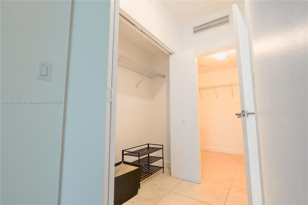 Vendido Recientemente: $550,000 (2 camas, 2 baños, 1093 Pies cuadrados)