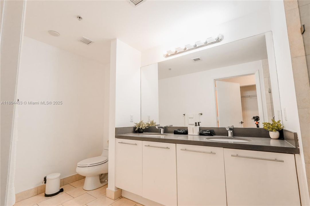 Vendido Recientemente: $550,000 (2 camas, 2 baños, 1093 Pies cuadrados)