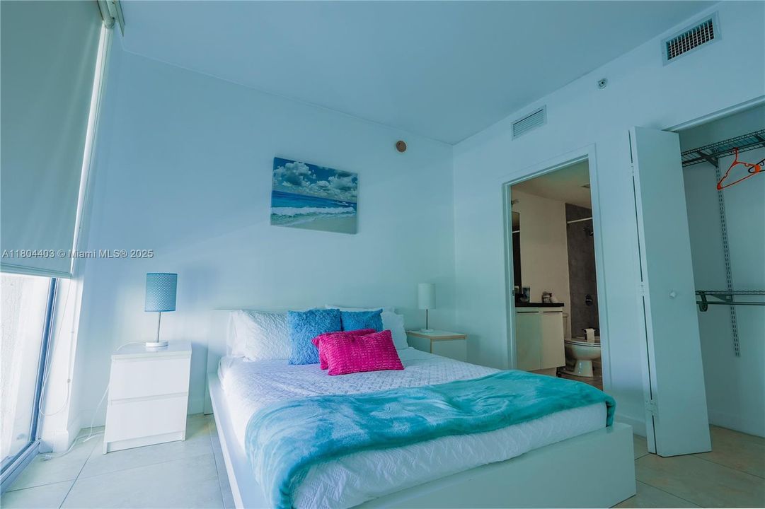 Vendido Recientemente: $550,000 (2 camas, 2 baños, 1093 Pies cuadrados)