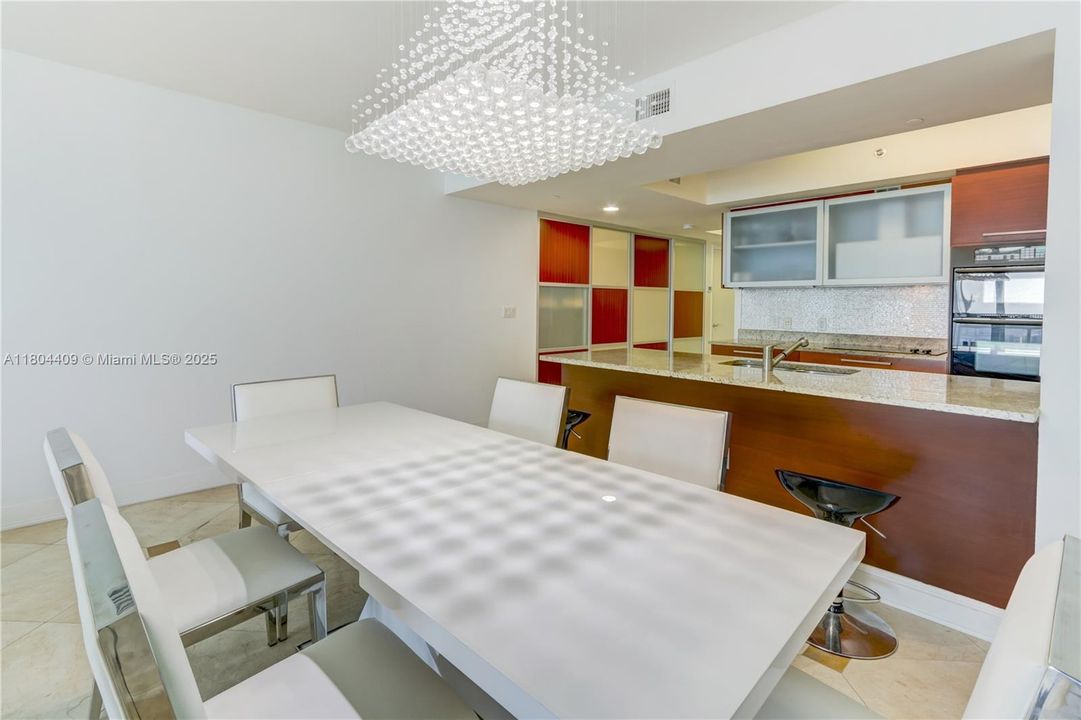 For Sale: $1,480,000 (3 beds, 3 baths, 1675 Square Feet)