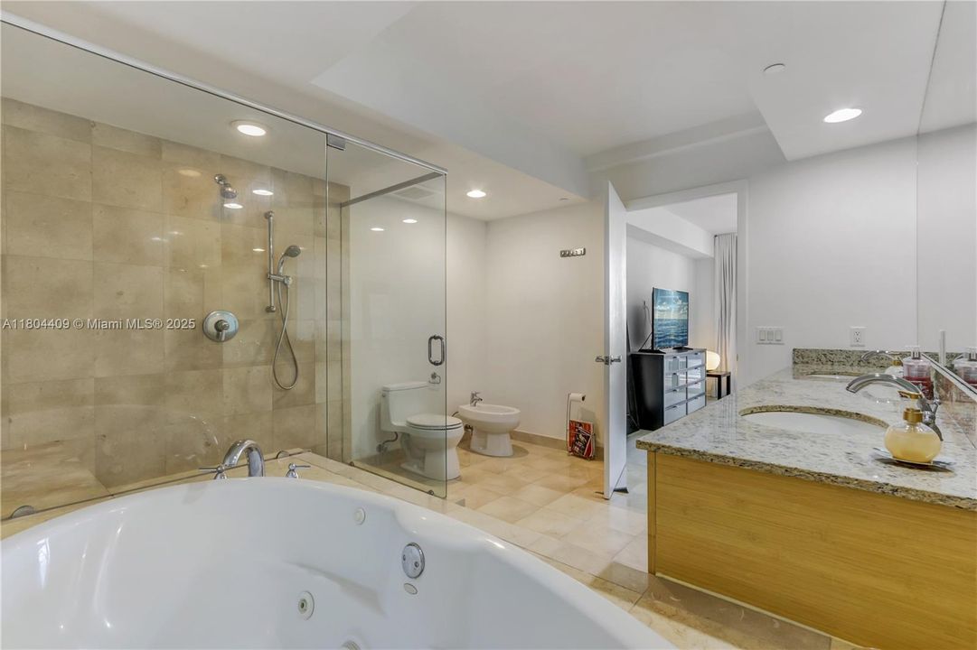 For Sale: $1,480,000 (3 beds, 3 baths, 1675 Square Feet)