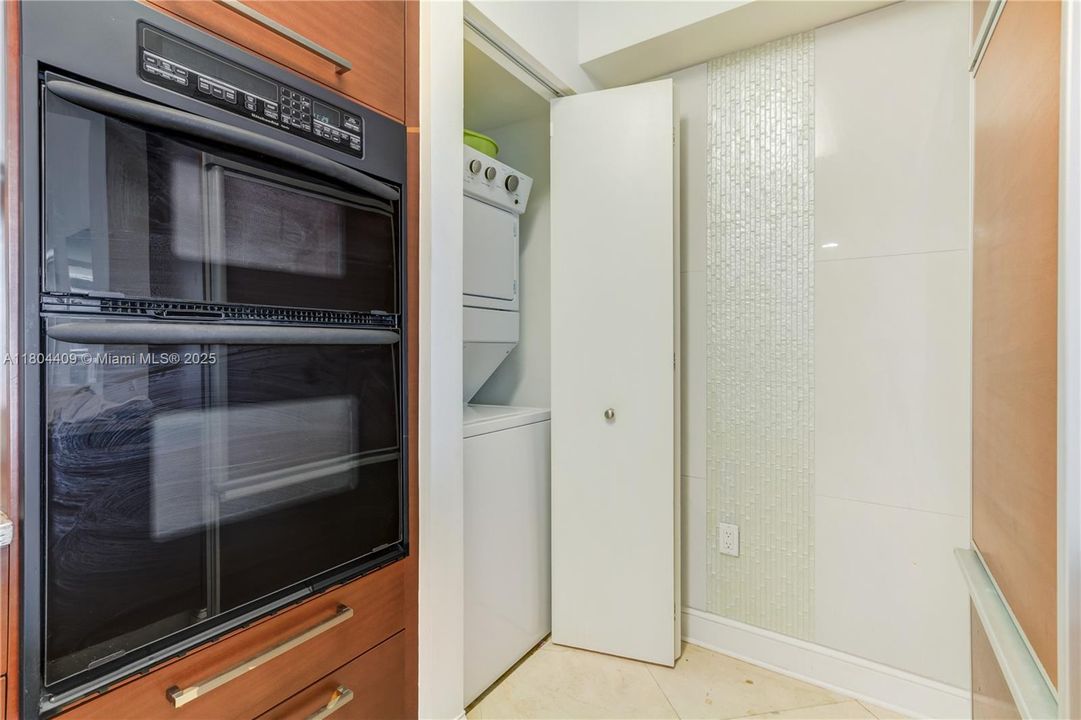 For Sale: $1,480,000 (3 beds, 3 baths, 1675 Square Feet)