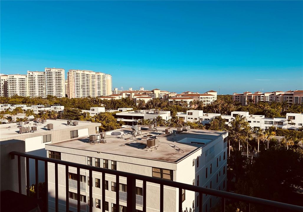 For Sale: $915,000 (2 beds, 2 baths, 1311 Square Feet)