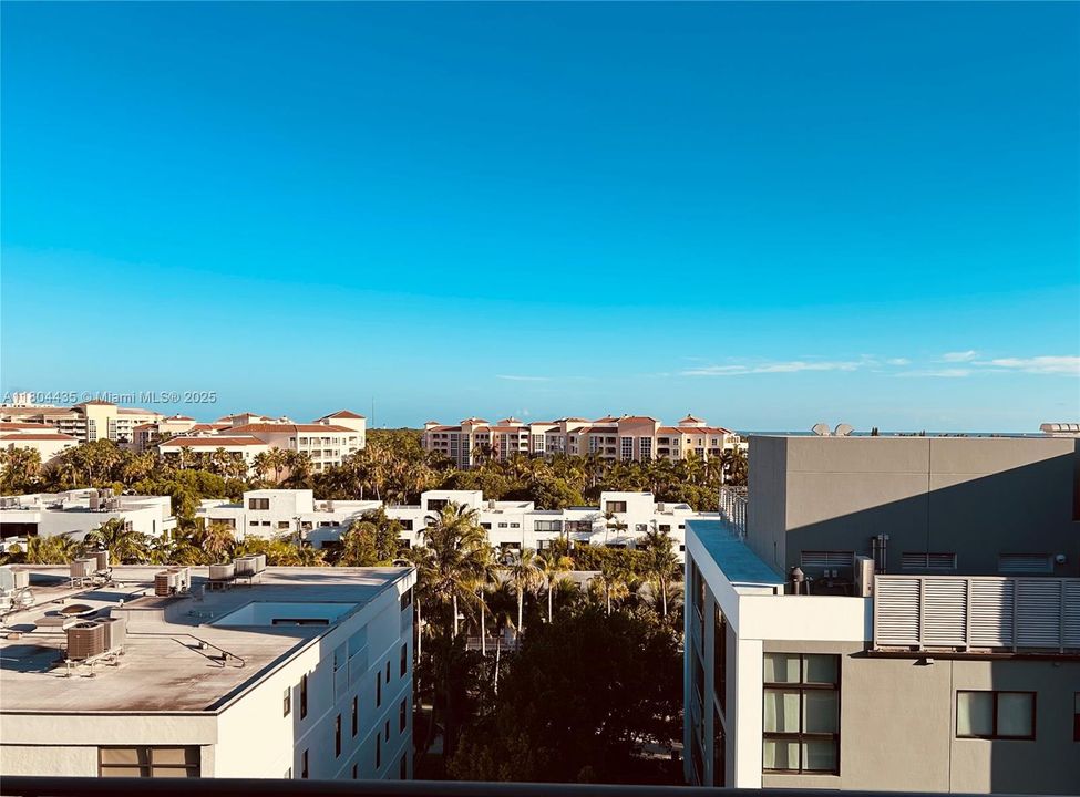 For Sale: $915,000 (2 beds, 2 baths, 1311 Square Feet)