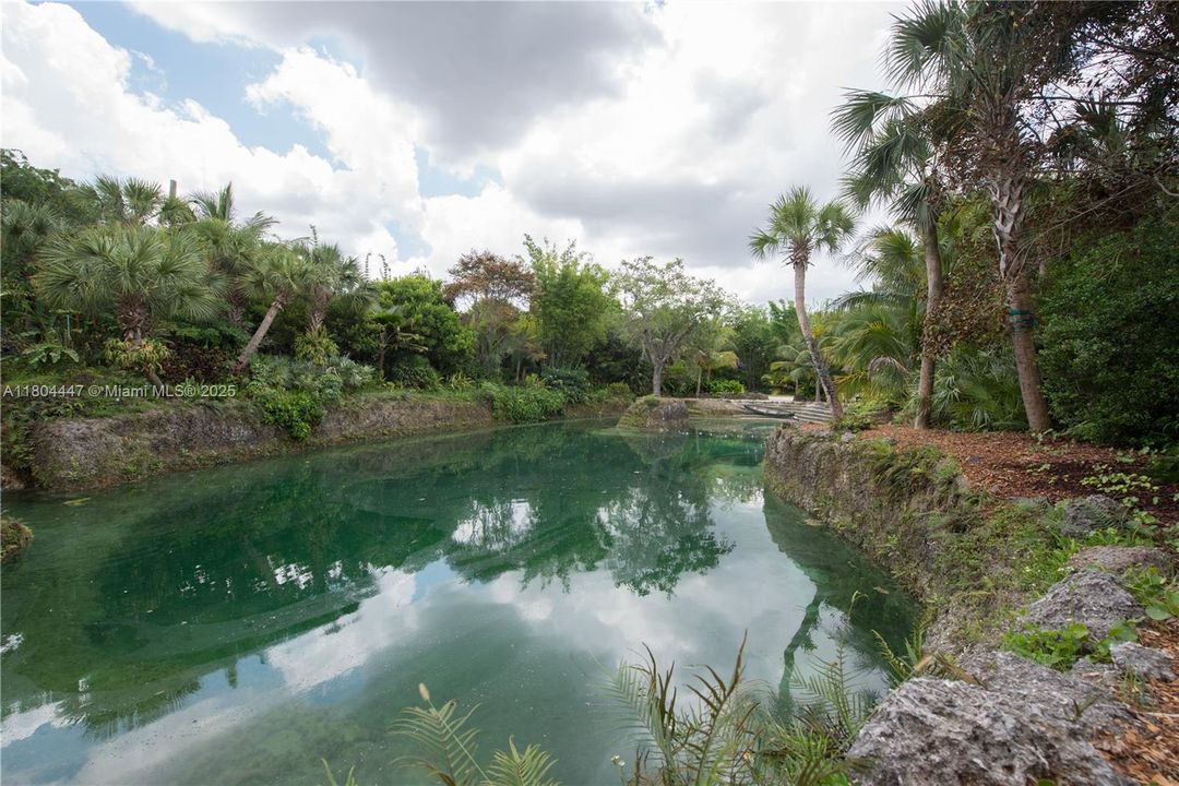 For Sale: $2,399,900 (6 beds, 6 baths, 4768 Square Feet)