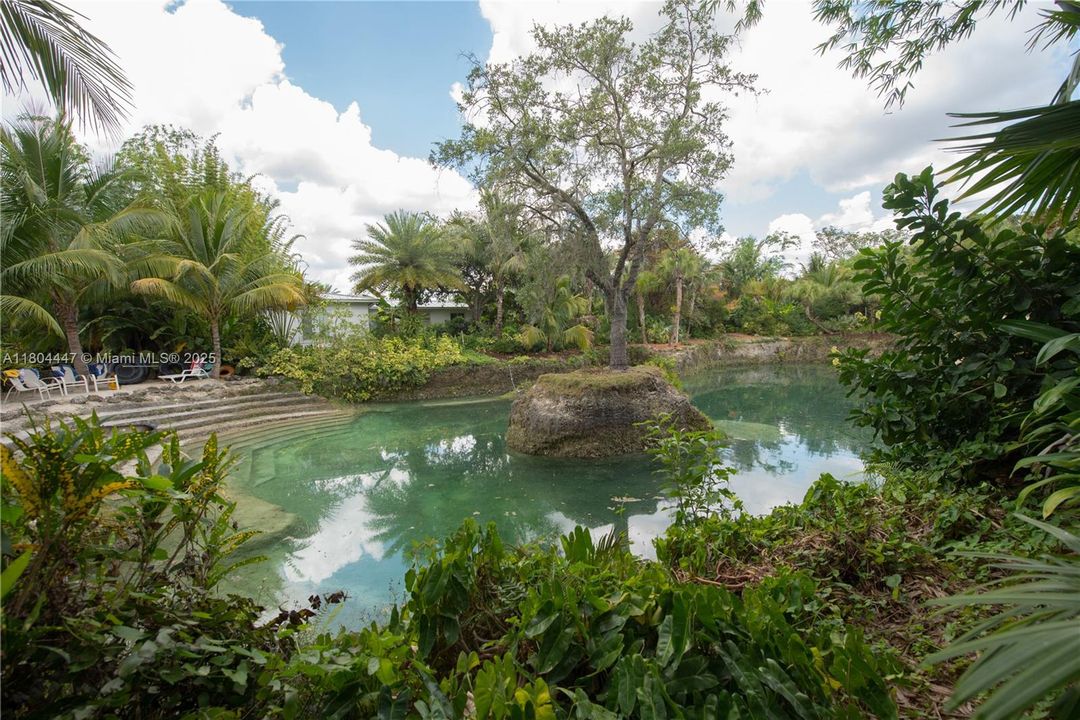 For Sale: $2,399,900 (6 beds, 6 baths, 4768 Square Feet)