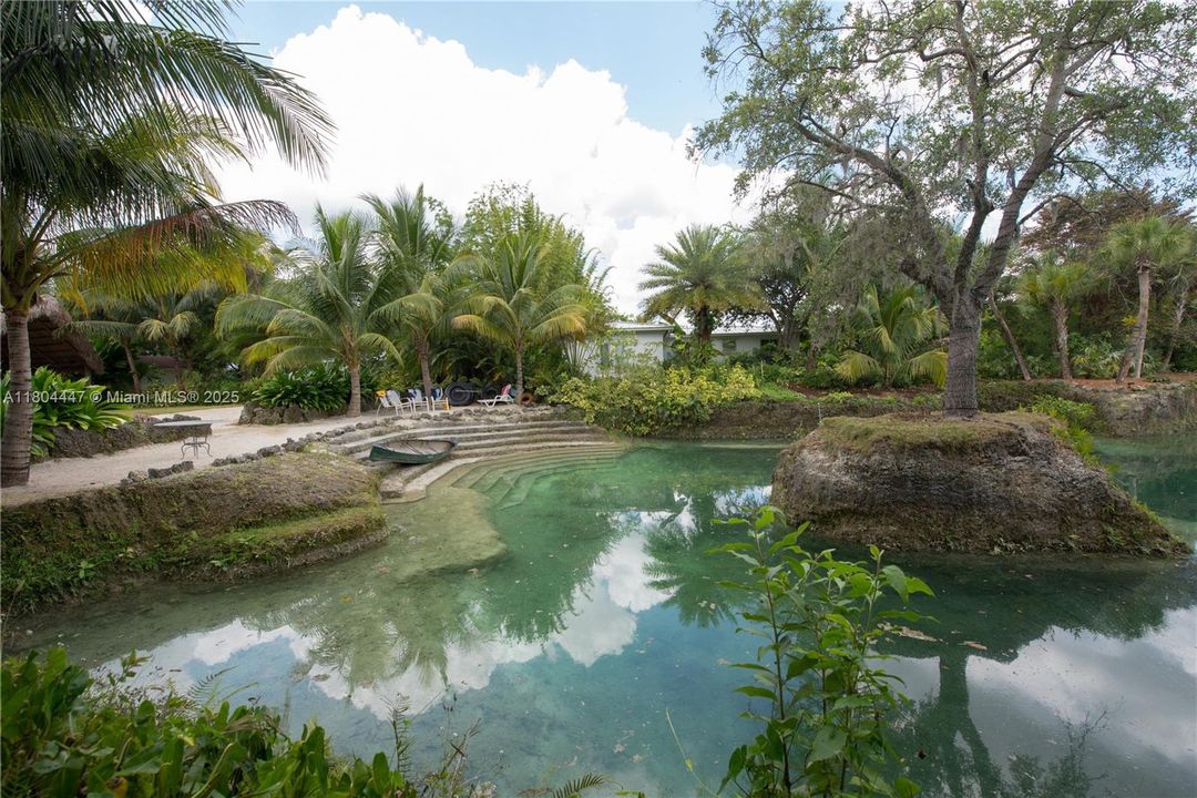 For Sale: $2,399,900 (6 beds, 6 baths, 4768 Square Feet)