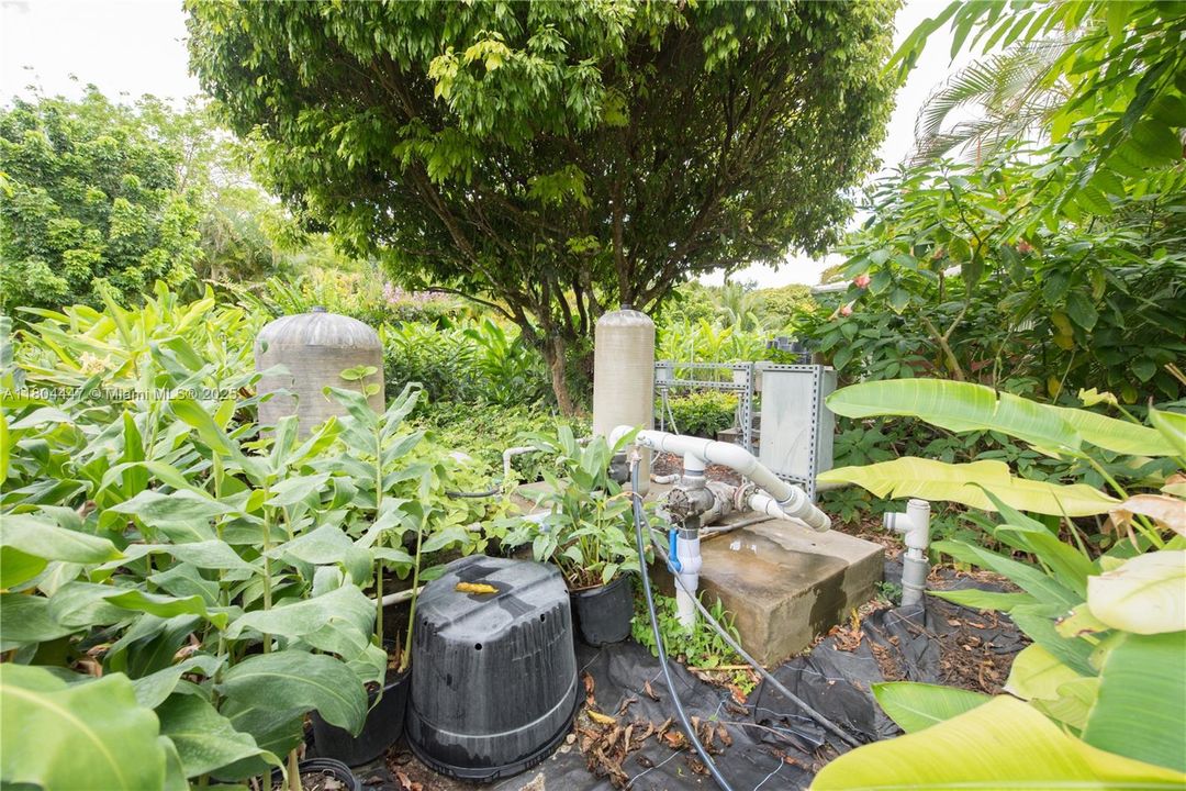 For Sale: $2,399,900 (6 beds, 6 baths, 4768 Square Feet)