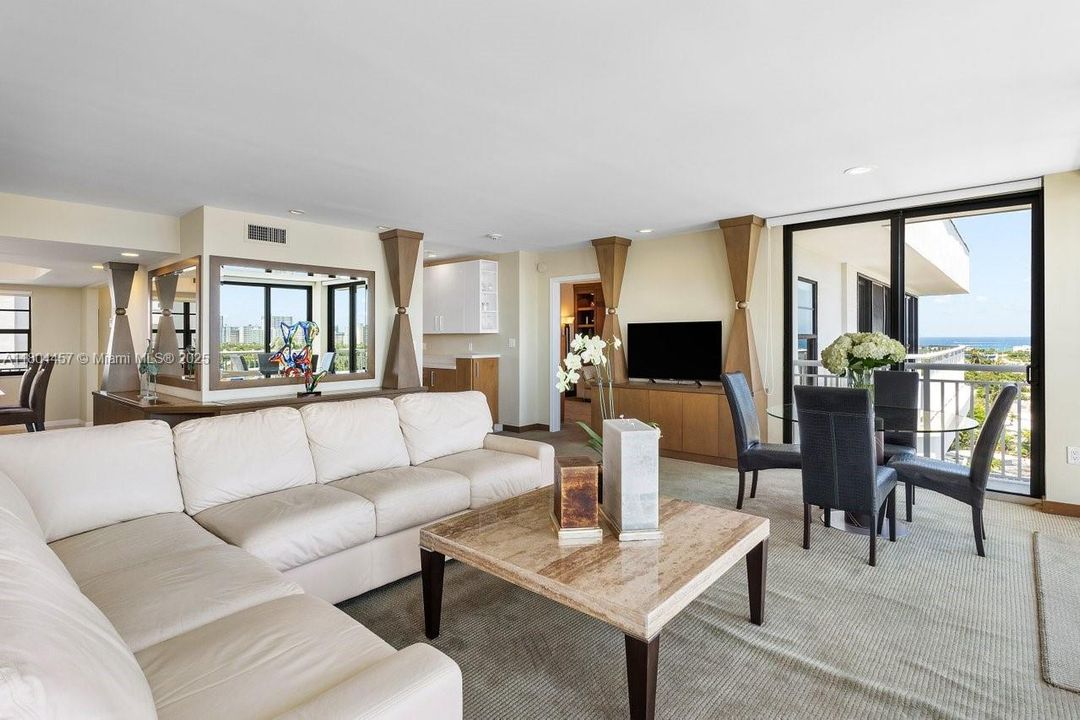 Недавно продано: $824,000 (2 спален, 3 ванн, 1963 Квадратных фут)