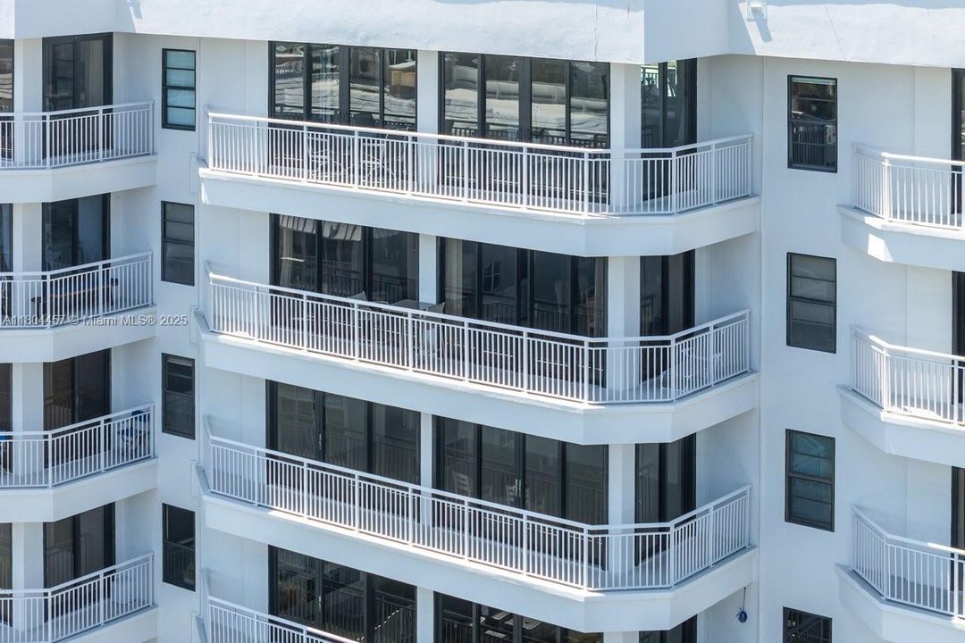 Недавно продано: $824,000 (2 спален, 3 ванн, 1963 Квадратных фут)