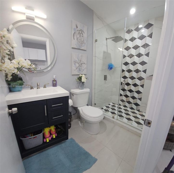 最近售出: $590,000 (4 贝兹, 3 浴室, 1211 平方英尺)