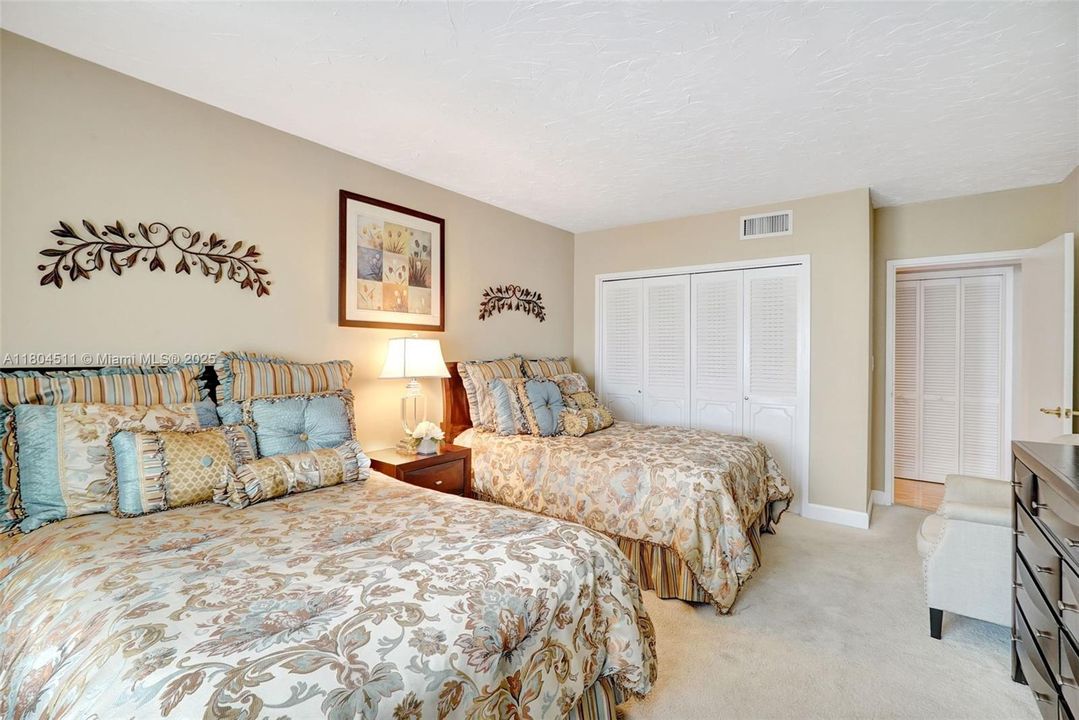 Недавно продано: $590,000 (2 спален, 2 ванн, 1259 Квадратных фут)