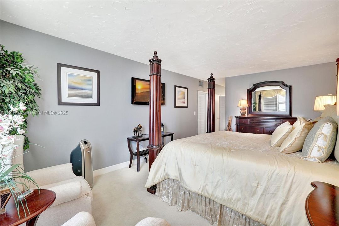 Недавно продано: $590,000 (2 спален, 2 ванн, 1259 Квадратных фут)