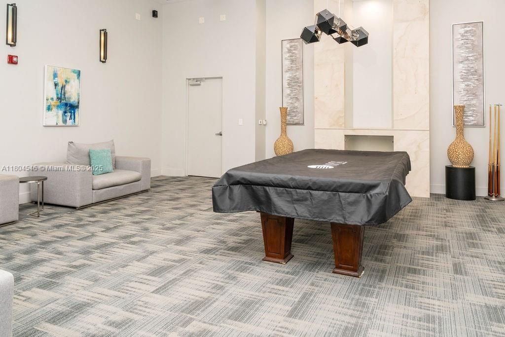 На продажу: $690,000 (2 спален, 2 ванн, 1153 Квадратных фут)