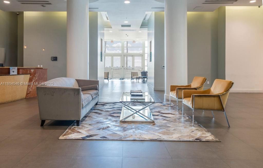 На продажу: $690,000 (2 спален, 2 ванн, 1153 Квадратных фут)