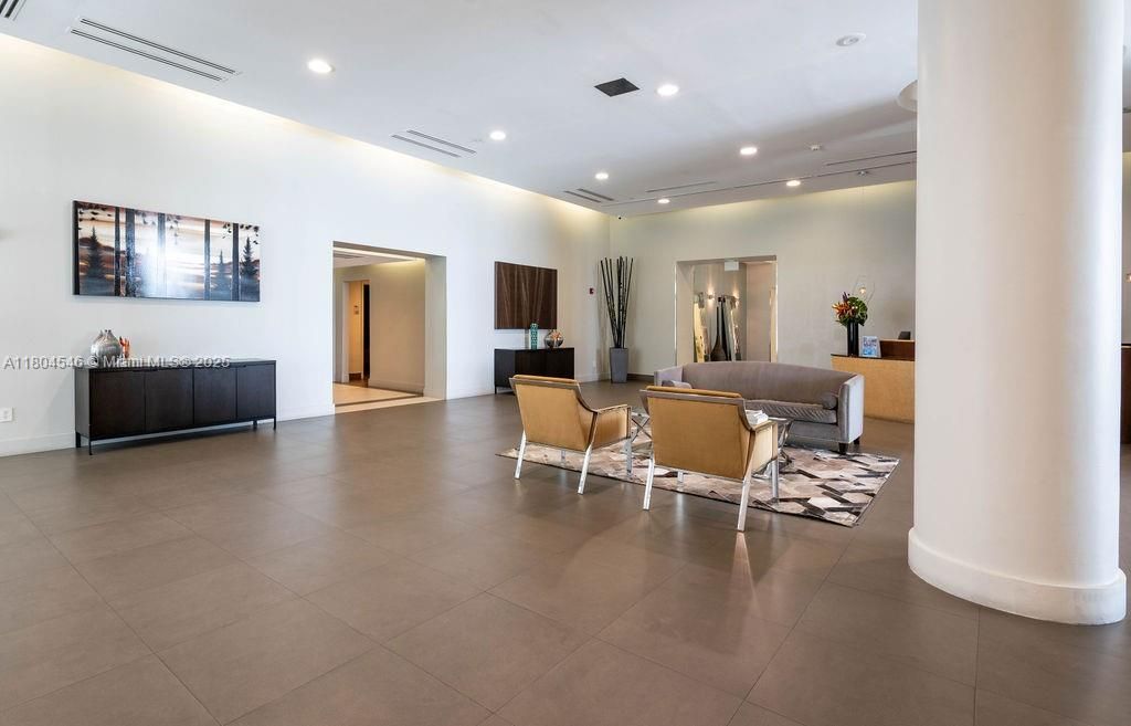 На продажу: $690,000 (2 спален, 2 ванн, 1153 Квадратных фут)